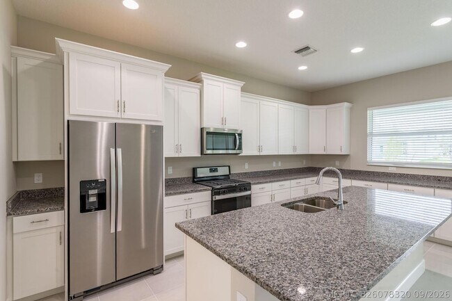 Building Photo - 16287 Melogold Dr