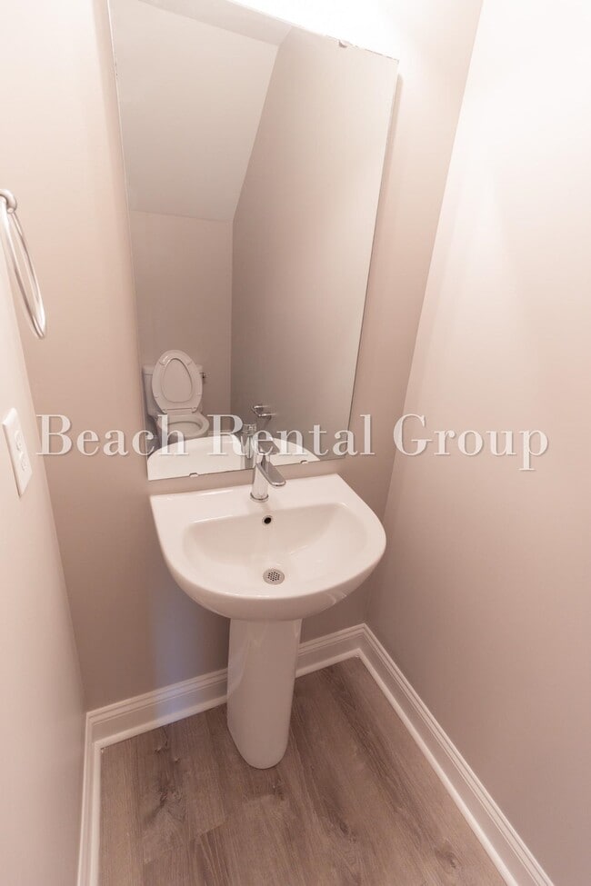 Building Photo - 773 Moen Pl