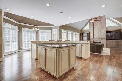 Building Photo - 9485 Nesbit Lakes Dr