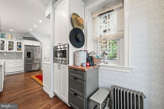 Building Photo - 217 Wayne Ave