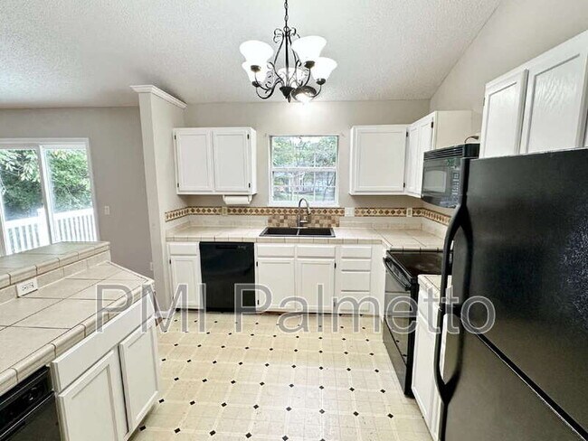 Building Photo - 844 Bentley Dr