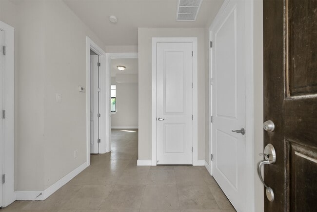 Building Photo - 9058 Laverne Cres