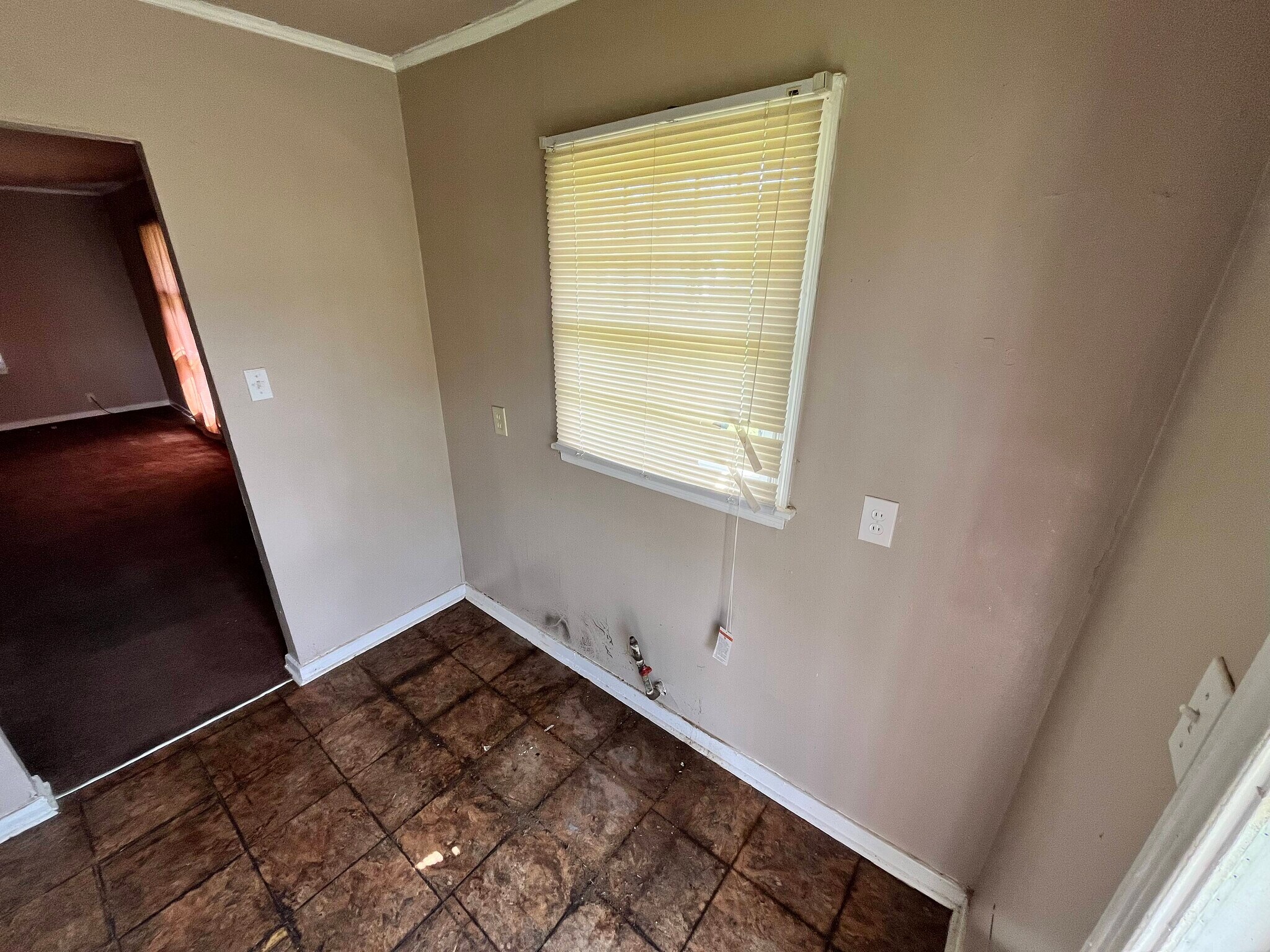 Building Photo - 1958 Kenny St