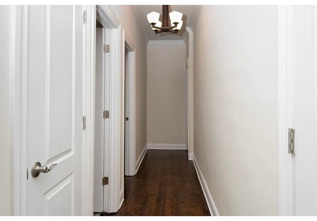 Building Photo - 1132 Maple Ave