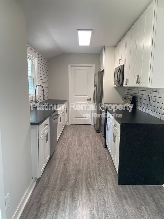 Building Photo - 2216 Shancey Ln