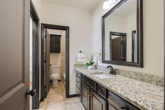 Building Photo - 2313 E Kellan Ct Terrace