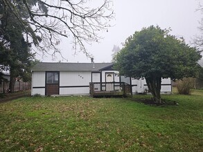 Building Photo - Charming 4Bed/2Bath Home in the Heart of Rainier! Available 6/10/26