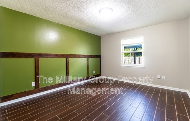 Building Photo - 4142 Oriely Dr W
