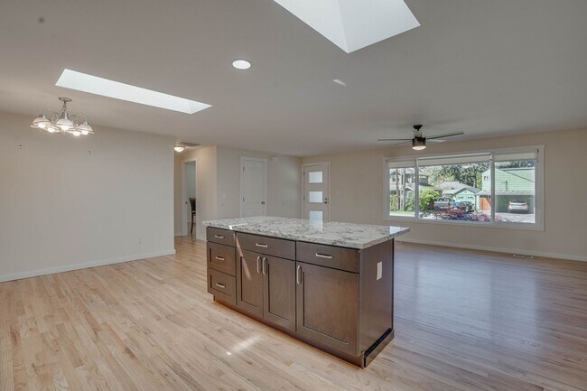 Building Photo - 2-Story, 4 Bedroom 3 Bath in Shoreline!  $3,800.00/mo.