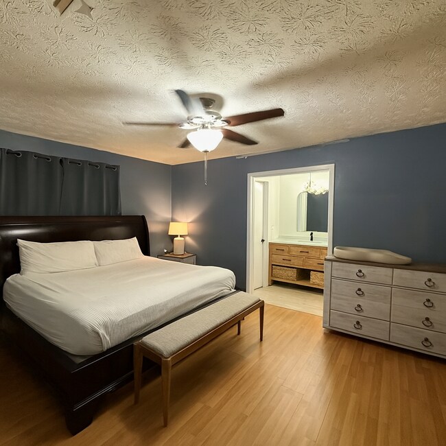 Building Photo - Charming Orange Park Home in a Prime Location