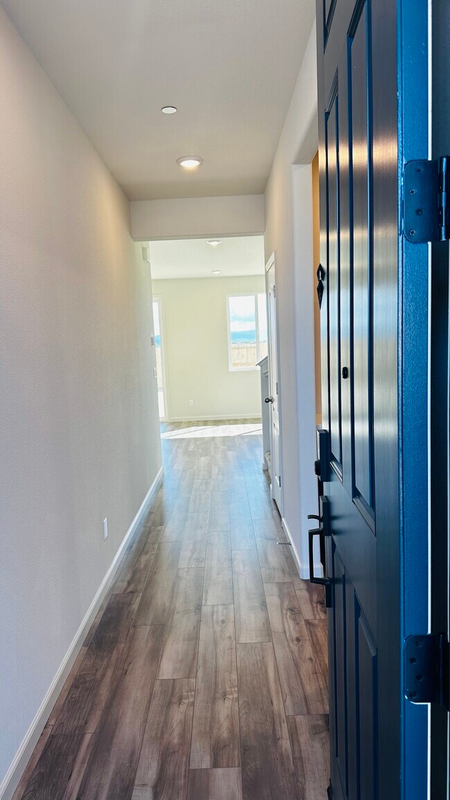 Building Photo - 3078 Feather Rd