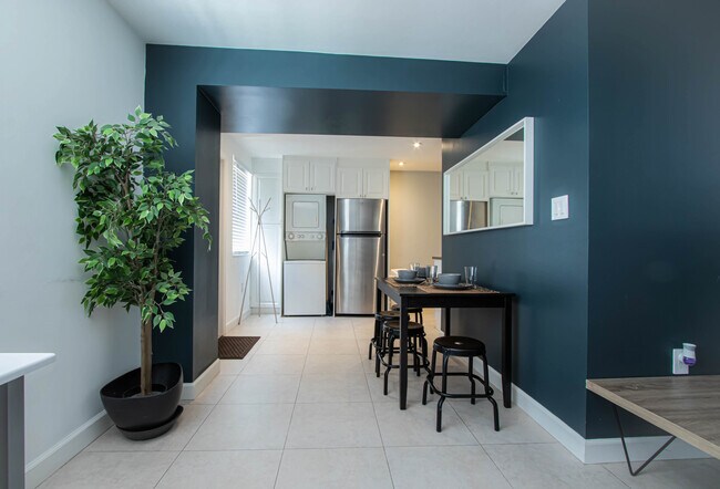 Building Photo - 239 NW 32nd St