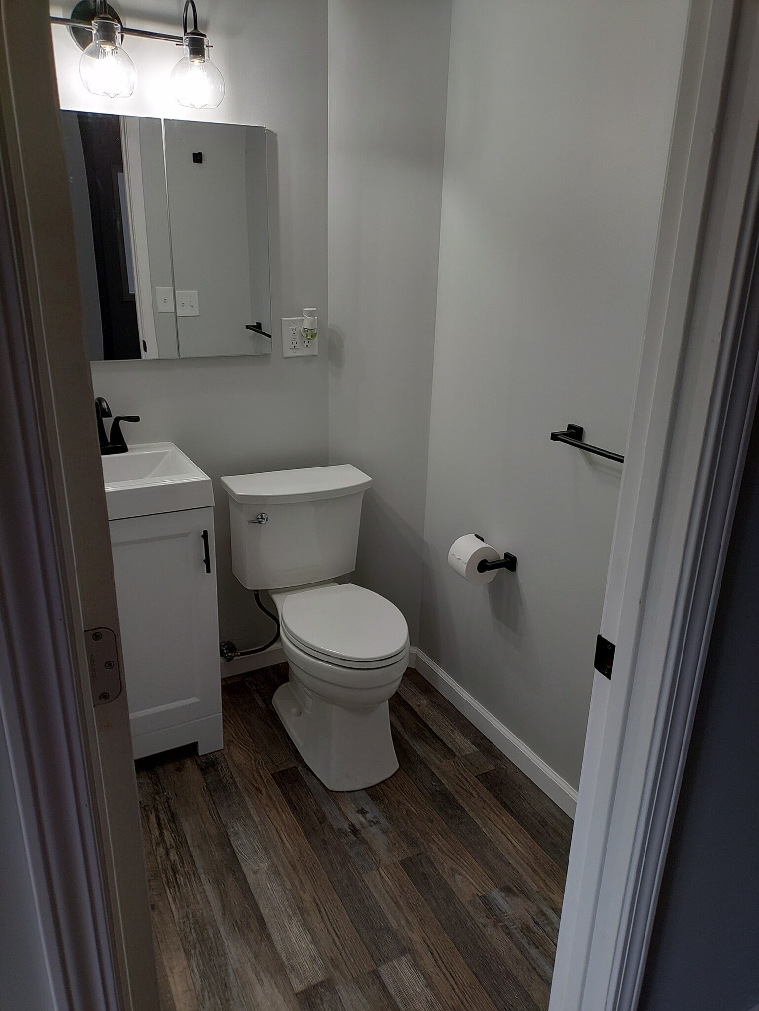 Building Photo - 6694 Boneta Rd