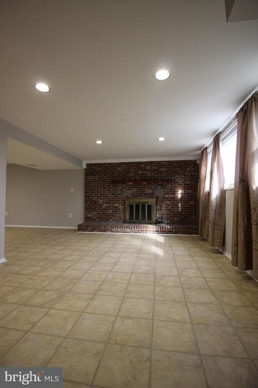 Building Photo - 102 Yeonas Dr SE