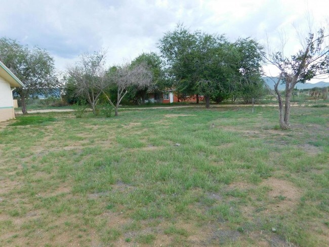 Building Photo - 154 E Papago Way