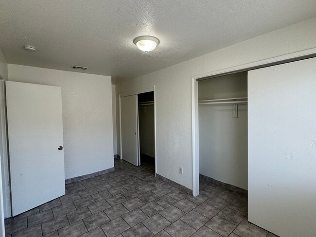 Building Photo - 818 Wallace St