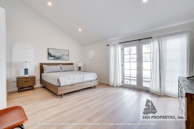 Building Photo - Gorgeous beach house with ocean view!