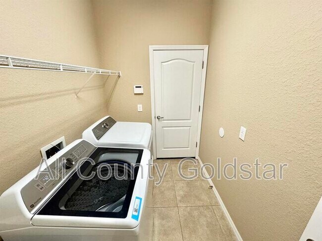 Building Photo - 11489 Tinder Ct