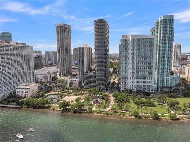 Building Photo - 488 NE 18th St