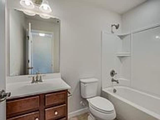 Building Photo - UP TO 2 MONTHS FREE RENT WITH 12 OR 24 MO LEASE!  PET FRIENDLY 4BR w/ Large Fenced Yard – William...