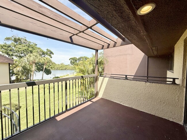 Building Photo - 785 S Village Dr