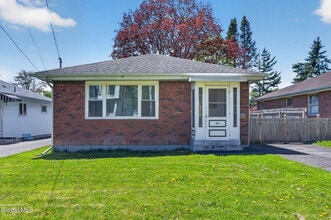Building Photo - 614 Park Ave