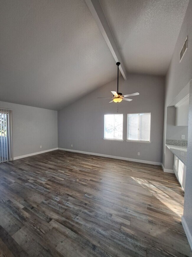 Building Photo - 3302 W Shields Ave