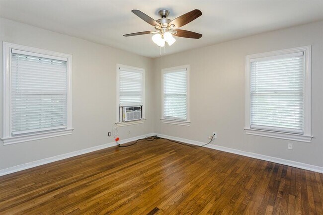 Building Photo - 2348 McClendon St