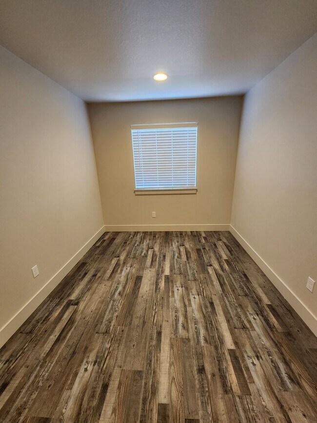 Building Photo - 2 Bedroom 2.5 Bath in Winlock