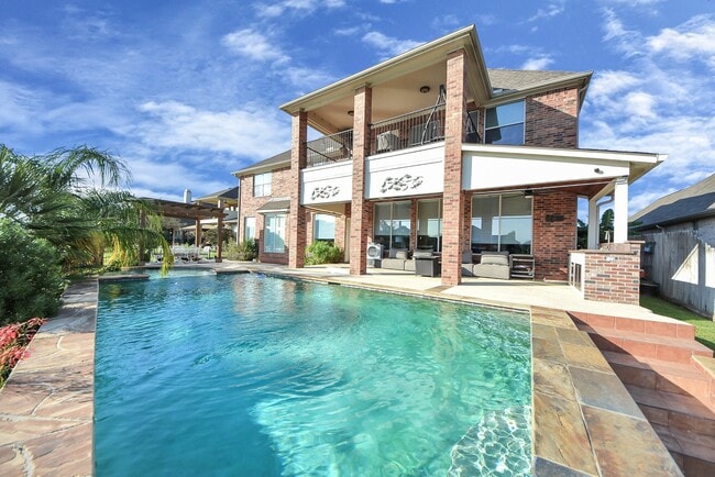 Primary Photo - 17859 Camp Cove Dr