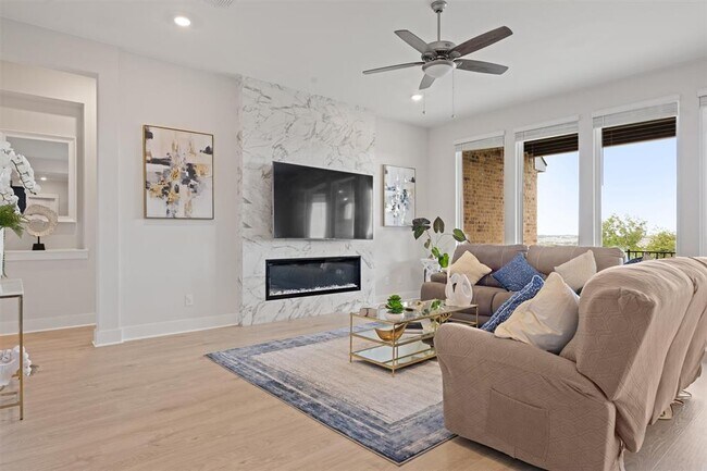 Building Photo - 2233 Bellisa Vis Dr