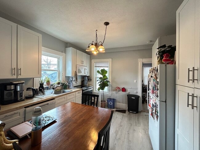 Building Photo - 70 Francis St