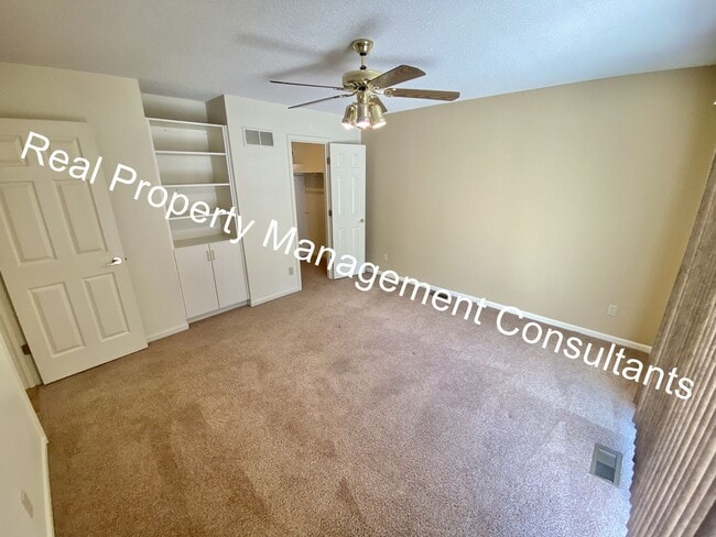 Building Photo - Custom Home in Liberty with 3rd Non-conforming Bedroom