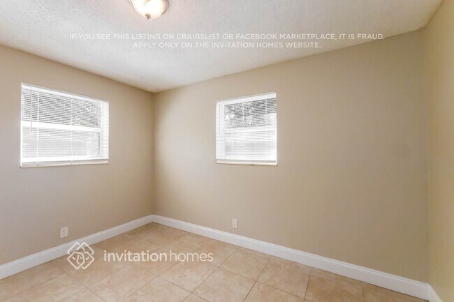 Building Photo - 6020 NW 43rd Ave