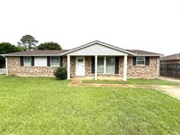Building Photo - ** 4 Bed 2 Bath Located in Prattville ** Call 334-366-9198 for a self showing