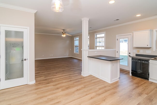 Building Photo - 188 Blue Heron Pl