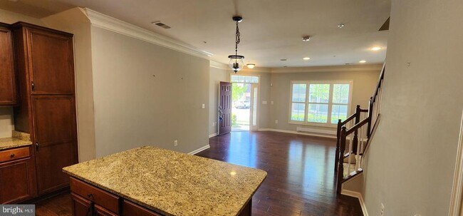 Building Photo - 23552 Hopewell Manor Terrace