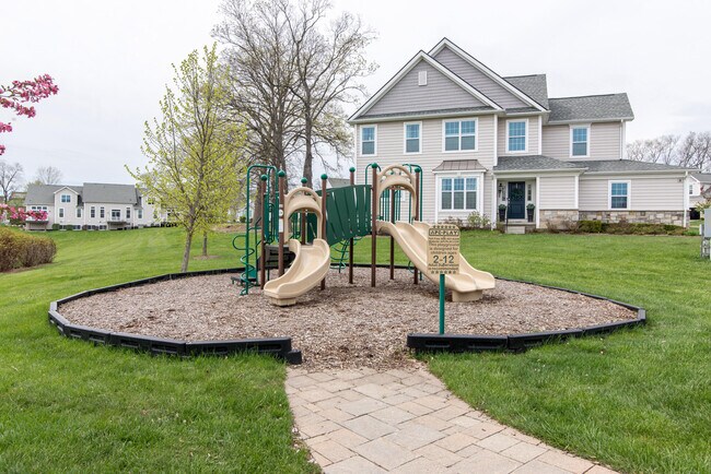 Building Photo - 2544 Oxford Cir