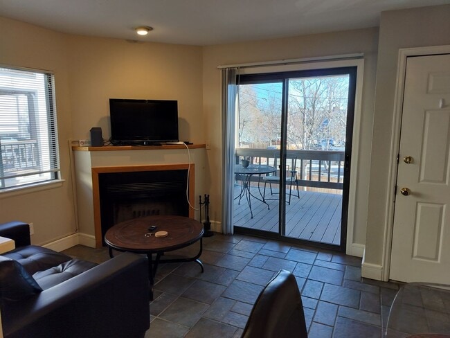 Building Photo - Immediate Move In special- Furnished/Pet friendly/ One bedroom Condo, short term lease of 30 days...