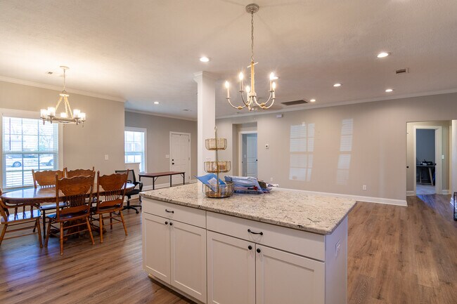 Building Photo - 154 Anneswood Rd