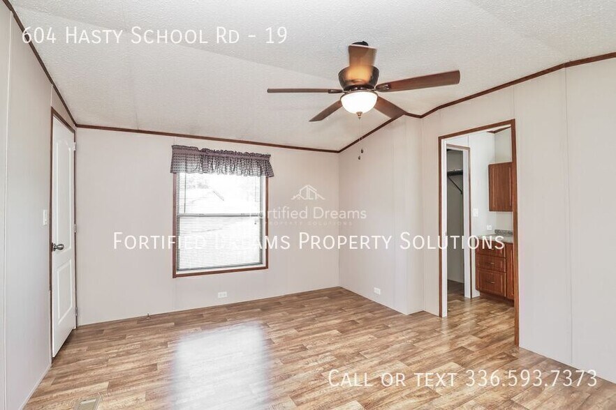 Building Photo - 604 Hasty School Rd