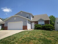 Building Photo - 5004-5006 Betty Jean Way