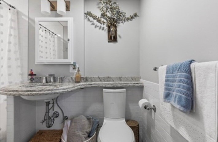 Building Photo - 600 Shirley St