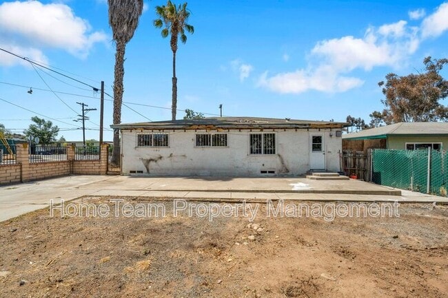 Building Photo - 4366 Hilltop Dr
