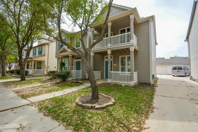 Building Photo - 29725 Sullivan Oaks Dr