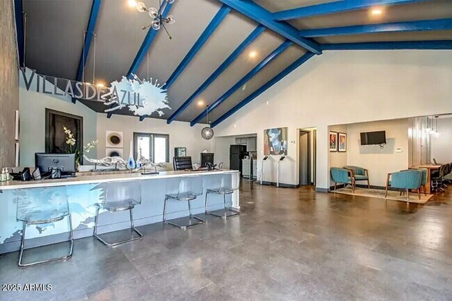 Building Photo - 2627 N 45th Ave