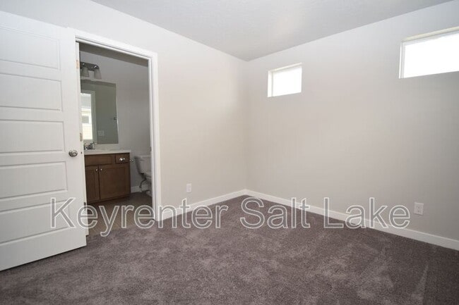 Building Photo - 214 E Allegheny Pl