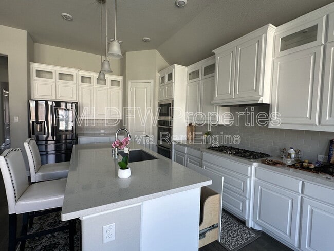 Building Photo - 2222 McMullin Dr