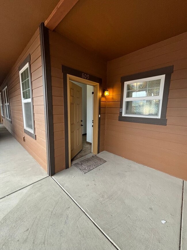 Building Photo - 2 Bedroom 2 Bathroom Condo