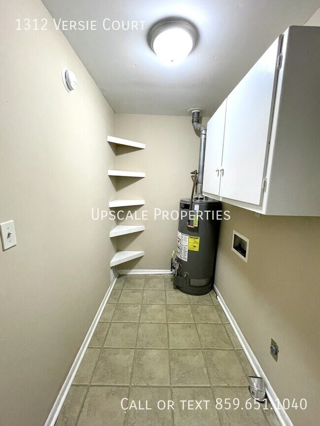 Building Photo - 1312 Versie Ct